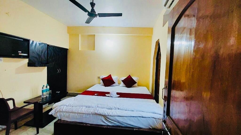 Ashok Royal ! Hotel Puri